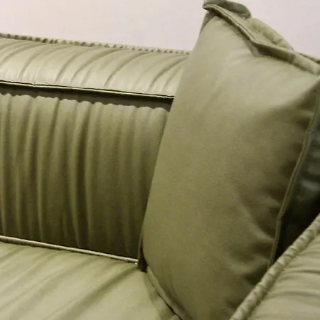 M Space-3 In Center *